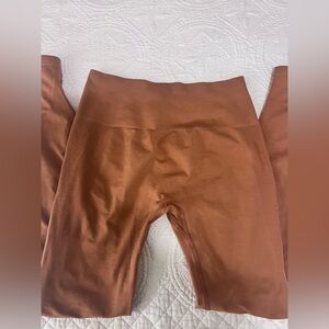 Alphalete Brown Leggings